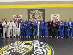 AK Athletic Equipment 20' X 10' - Roll-Up Martial Arts Flooring 6 AK Athletic Equipment 20' X 10' - Roll-Up Martial Arts Flooring -Total Fitness Shop image1 4